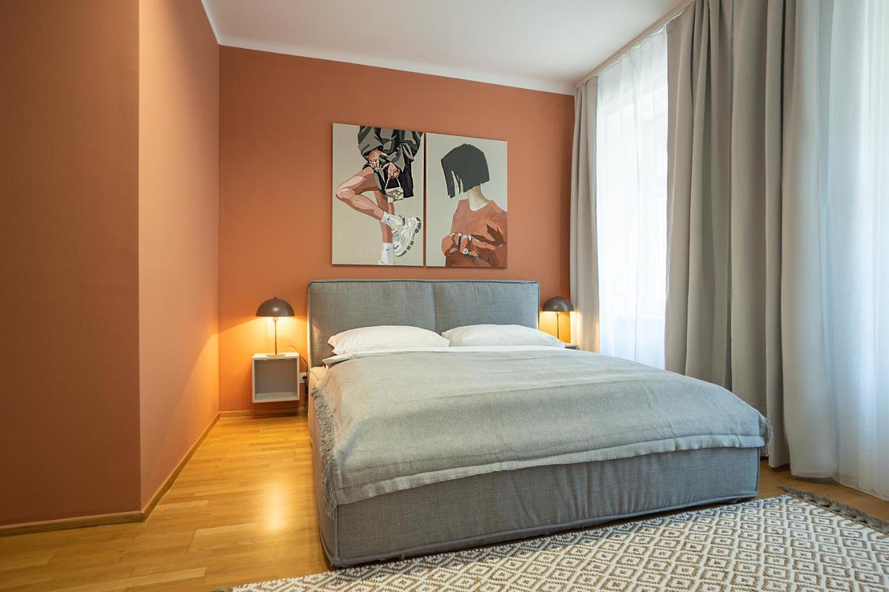 Bright 3-room With A King-size Bed Apartament *